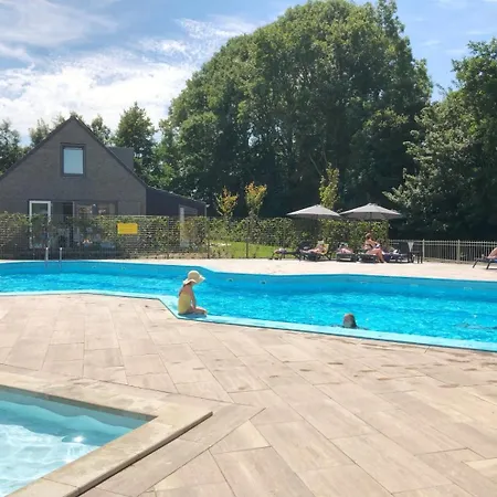 77 Op Recreatiepark De Wielen *