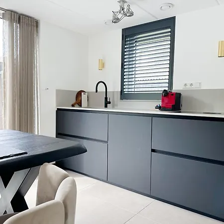 77 Op Recreatiepark De Wielen *